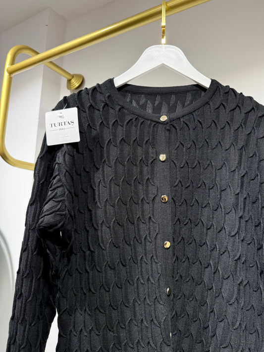 Siyah Dokulu Triko Hırka