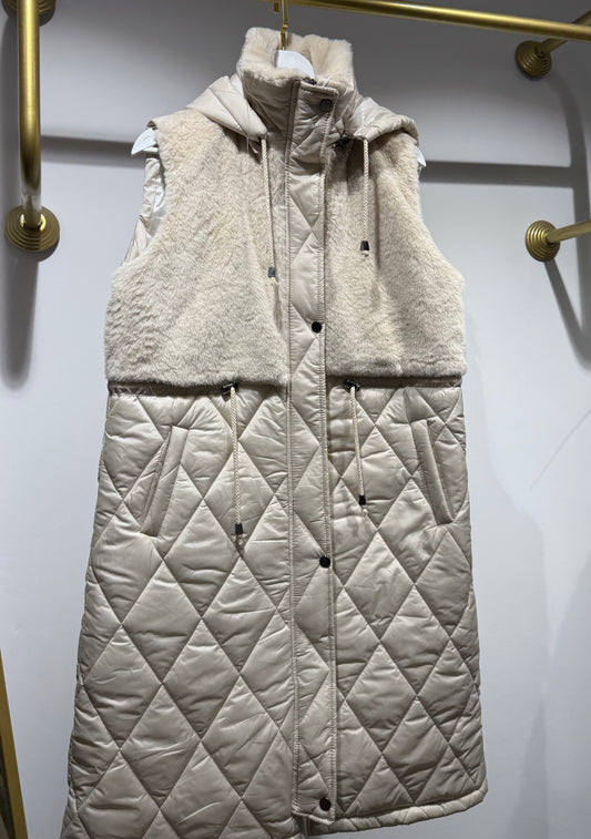 Bej Peluş Detaylı Kapitone Uzun Yelek