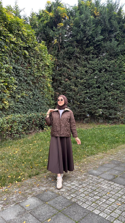 Kahverengi Yaka Detaylı Kapitone Mont