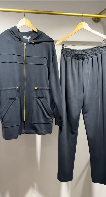 Siyah Gold Detaylı Fermuarlı Takım