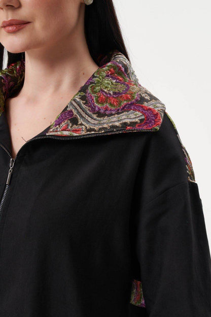 Siyah Desenli Yaka Detaylı Denim Ceket