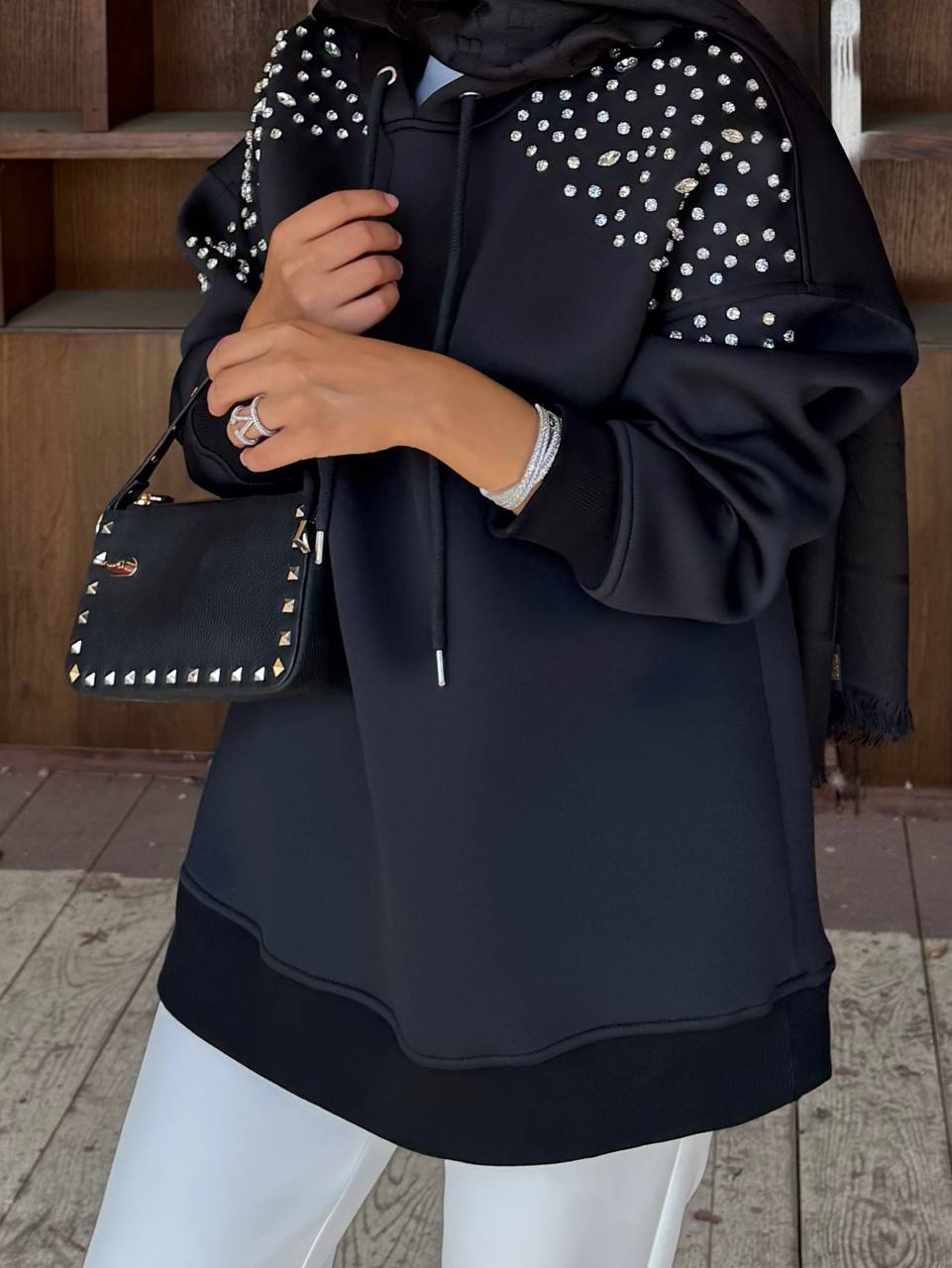 Scuba Kumaş Taş Detaylı Siyah Sweatshirt