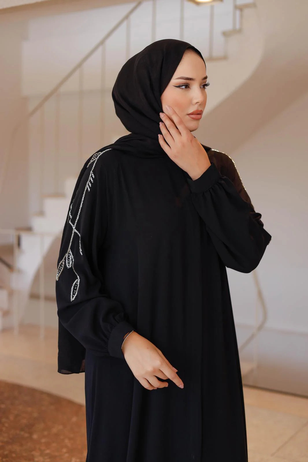 Kesme Boncuklu Şık Ferace - Siyah