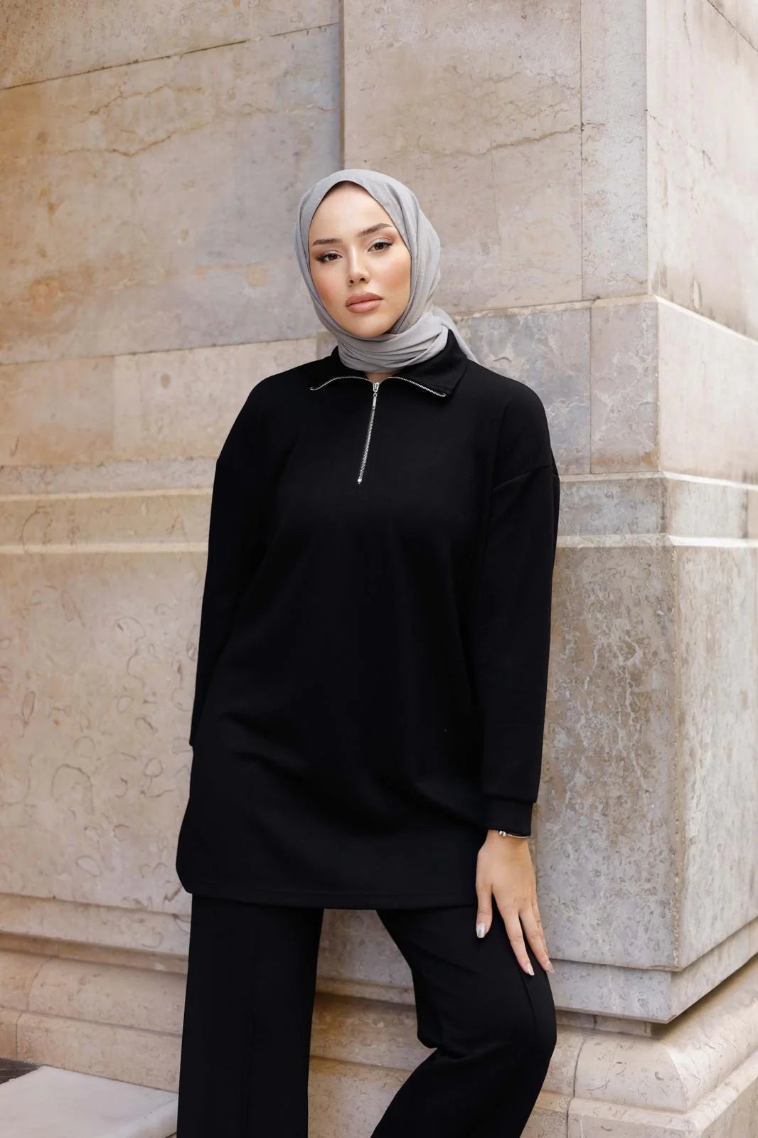Yumuşak Dokulu Pantolonlu Takım - Siyah