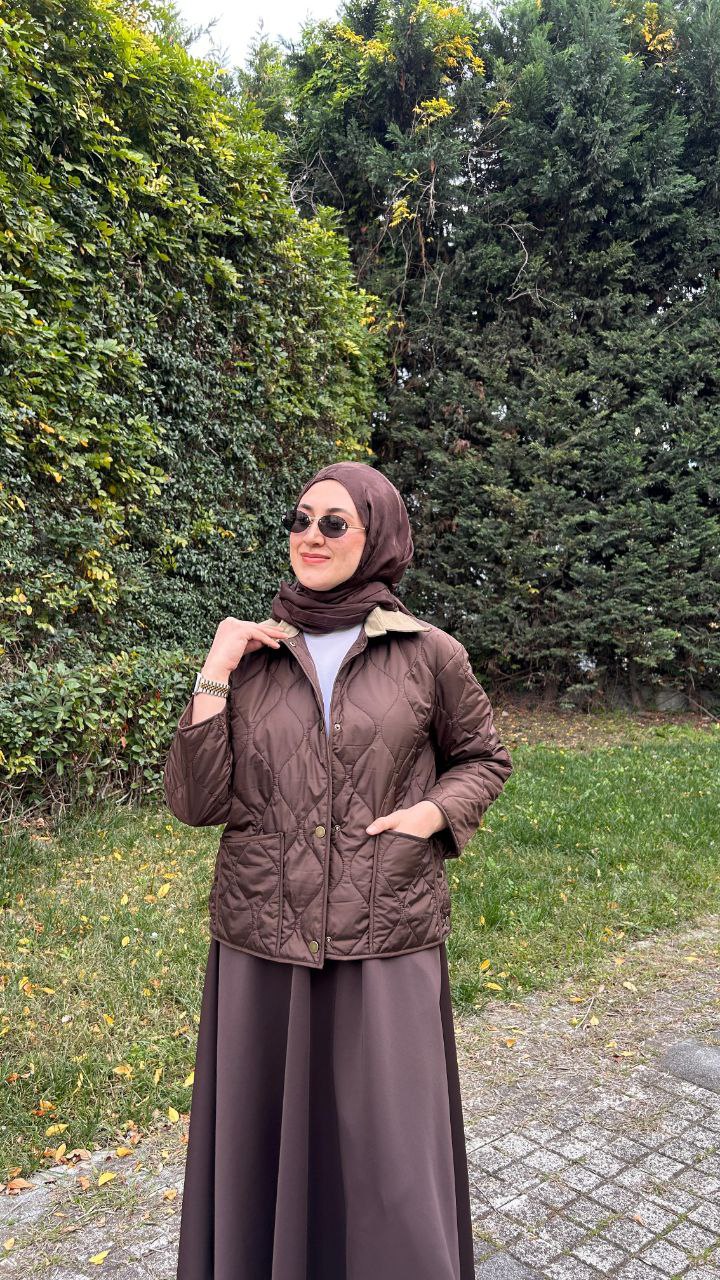 Kahverengi Yaka Detaylı Kapitone Mont