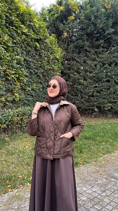 Kahverengi Yaka Detaylı Kapitone Mont
